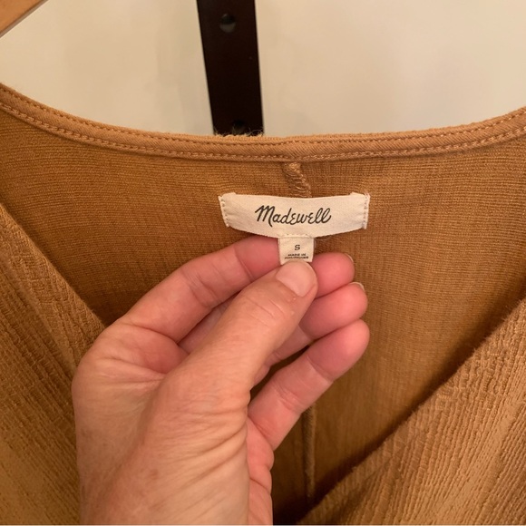 Madewell crossfront flutter sleeve Mini dress. Camel color. Size S - Picture 6 of 10